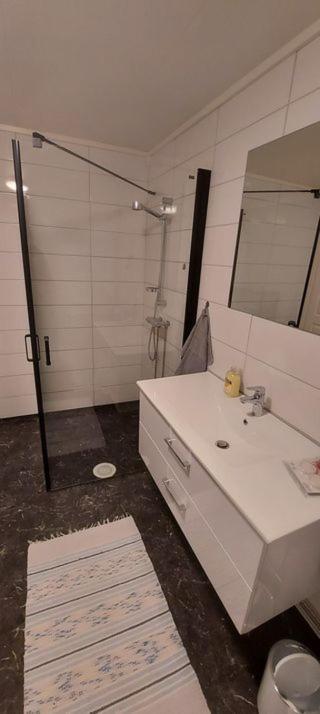 Varjjatgeainu Apartment Nesseby Varangerbotn Eksteriør billede